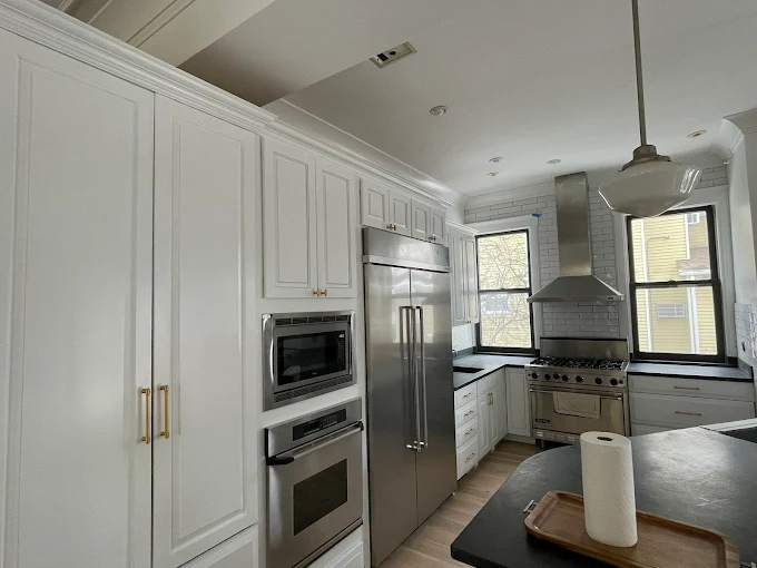 How to Degrease Kitchen Cabinets for Painting